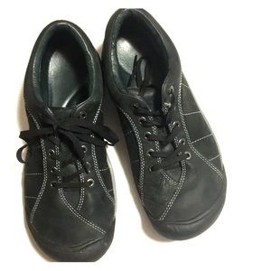 Ladies Keen hiking shoes